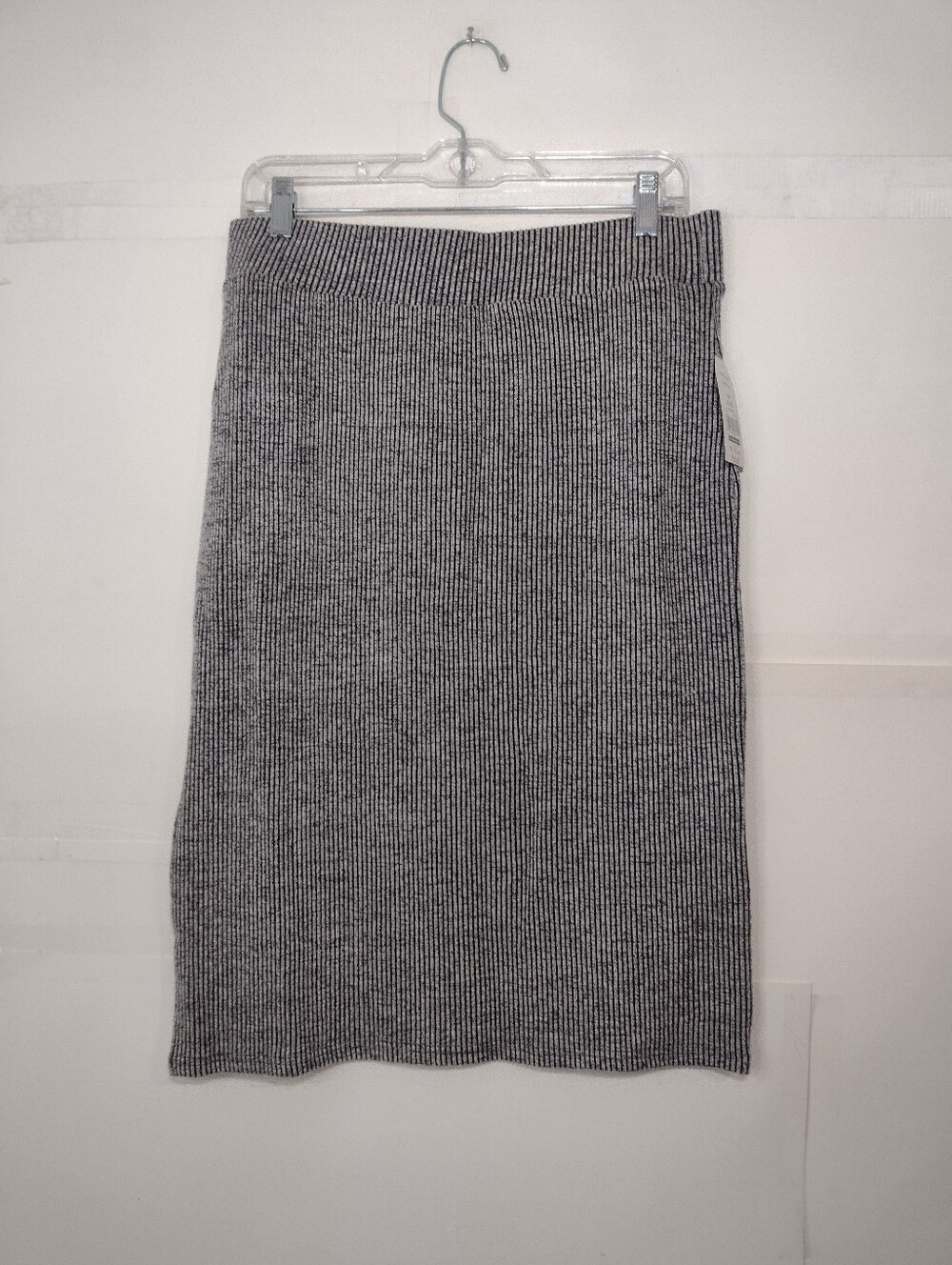 Time and Tru Gray Ribbed Knit Pencil Skirt Size (M)
